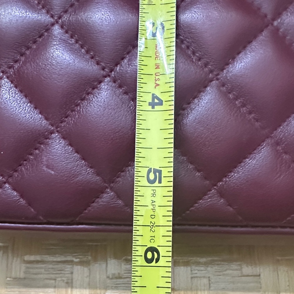 Made in Italy Elegant Burgundy Quilted Chain Bag Turn-lock - Picture 13 of 15